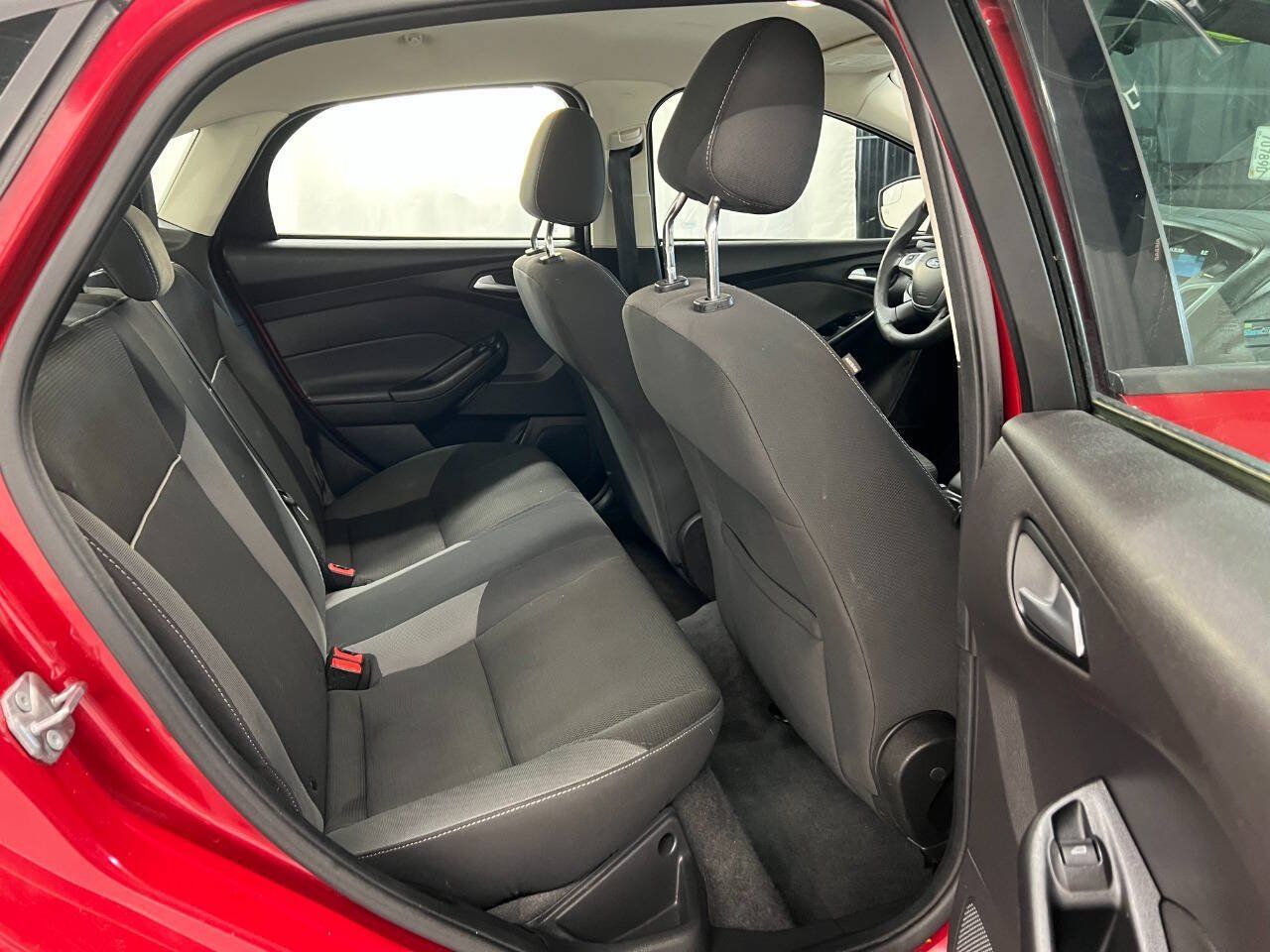 Used 2012 Ford Focus SE FWD image 10