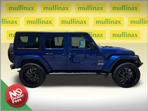 Used 2019 Jeep Wrangler Unlimited Sahara AWD/4WD image 2