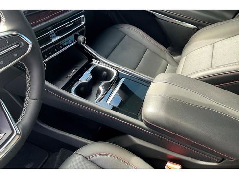 Used 2026 Chevrolet Traverse Z71 w/ Driver Confidence Package image 19