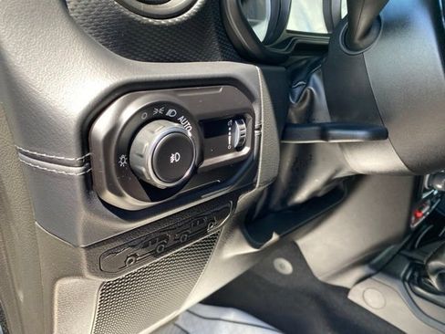 Used 2026 Jeep Wrangler Unlimited Rubicon AWD/4WD image 28
