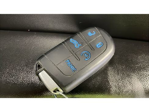 Used 2019 Jeep Grand Cherokee Laredo AWD/4WD image 19