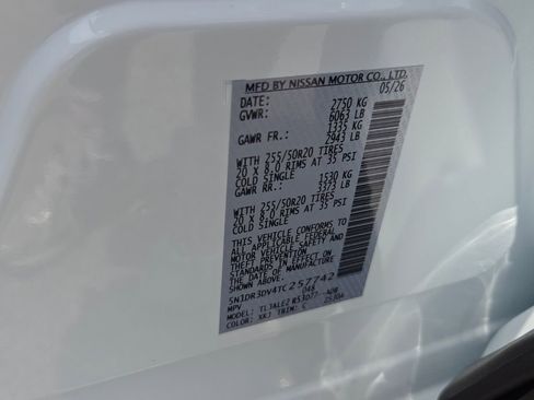 New 2026 Nissan Pathfinder Platinum FWD image 4