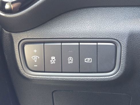 Used 2025 Kia Soul S FWD image 17
