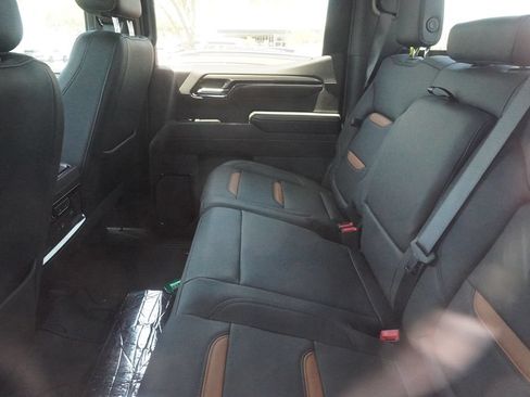 Used 2024 GMC Sierra 1500 AT4 w/ Technology Package AWD/4WD image 7