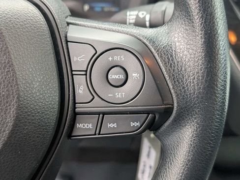 Used 2022 Toyota Corolla LE image 19