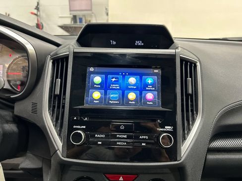 Used 2019 Subaru Crosstrek 2.0i Premium w/ Moonroof Package AWD/4WD image 18