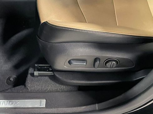 Used 2023 Chevrolet Equinox Premier AWD/4WD image 24
