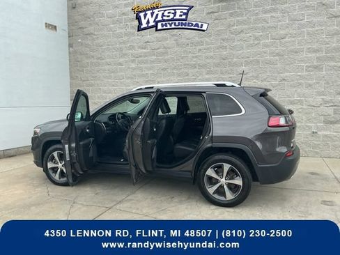Used 2019 Jeep Cherokee Limited AWD/4WD image 10