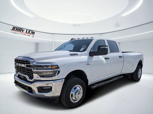 New 2026 RAM 3500 Tradesman AWD/4WD image 7