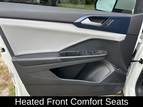 Used 2022 Volkswagen Taos SE image 17