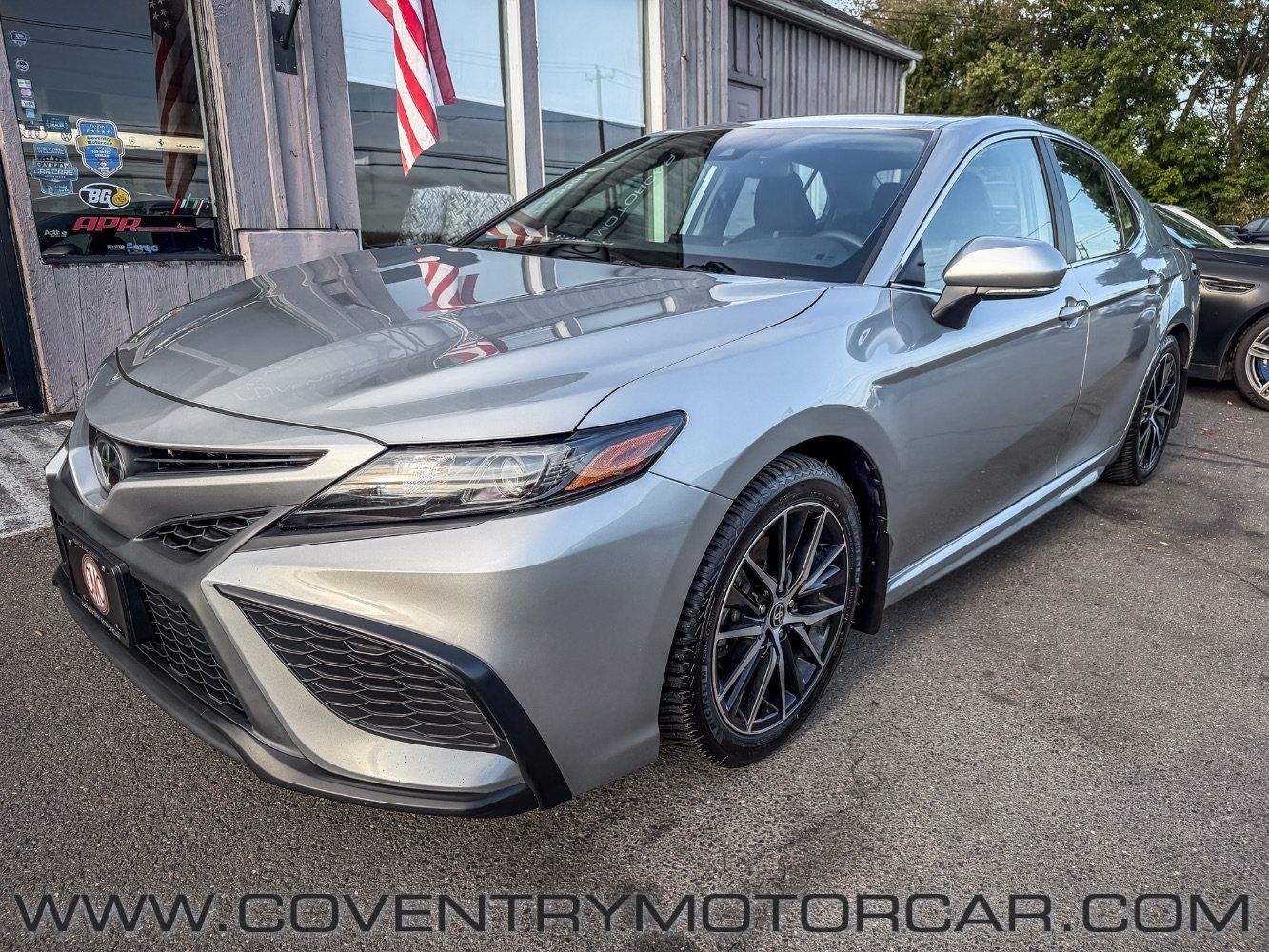 Used 2024 Toyota Camry SE w/ Cold Weather Package AWD/4WD image 2