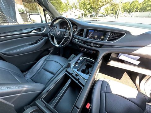 Used 2022 Buick Enclave Premium image 17