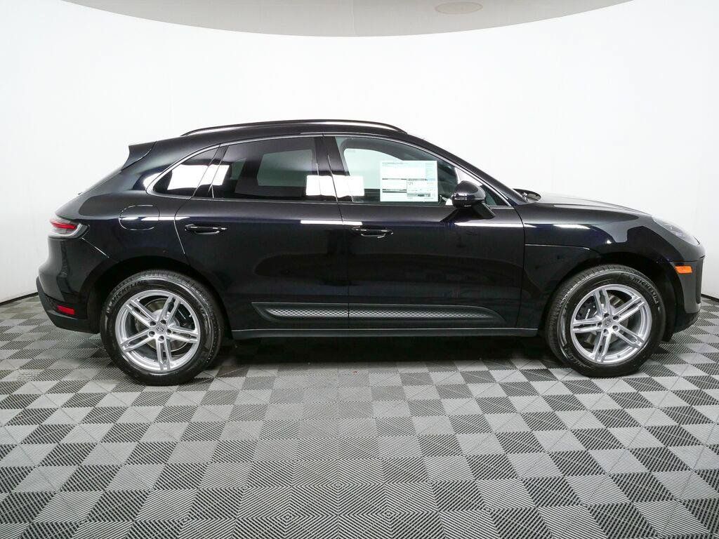 Certified 2026 Porsche Macan AWD/4WD image 28