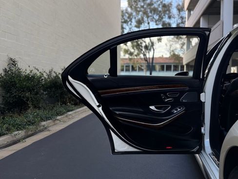 Used 2015 Mercedes-Benz S 63 AMG 4MATIC Sedan image 23