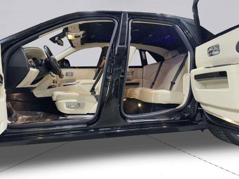 Used 2015 Rolls-Royce Ghost image 49