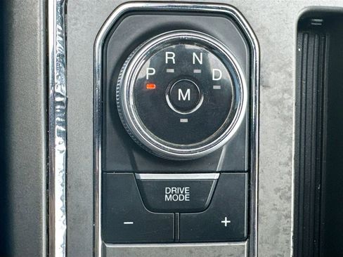 Used 2020 Ford Expedition XLT image 19