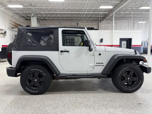 Used 2012 Jeep Wrangler Sport image 11