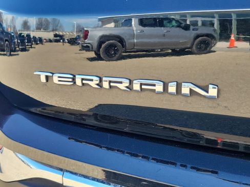 Used 2024 GMC Terrain SLT image 7