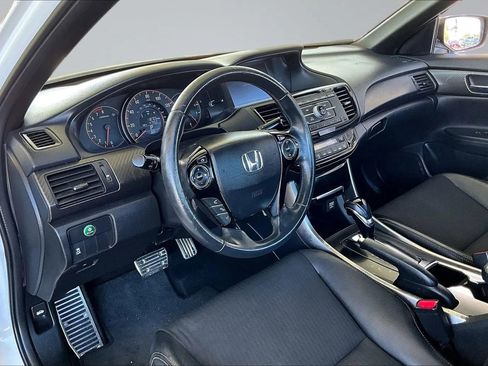 Used 2017 Honda Accord Sport image 14