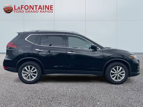 Used 2020 Nissan Rogue S w/ Special Edition Package FWD image 8