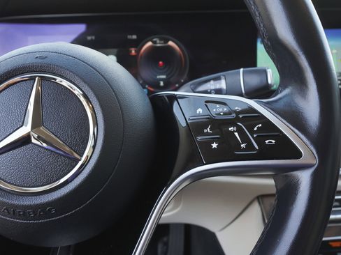 Used 2022 Mercedes-Benz E 350 4MATIC Sedan image 22