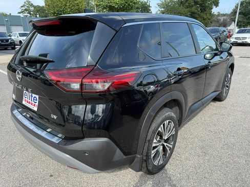 Used 2023 Nissan Rogue SV FWD image 7