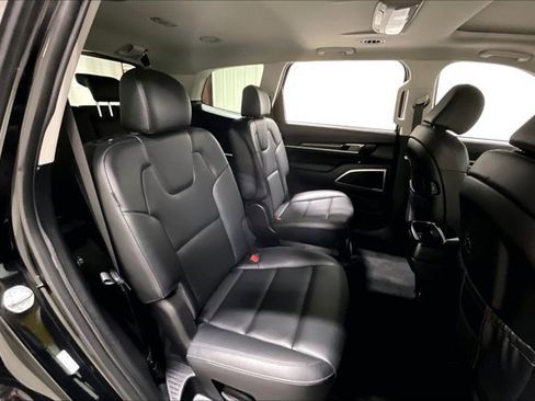 Used 2025 Kia Telluride S image 27