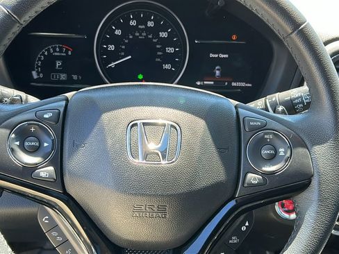 Used 2021 Honda HR-V EX-L image 11