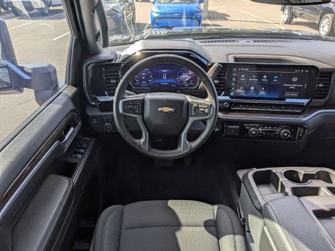 Used 2025 Chevrolet Silverado 2500 LT image 16