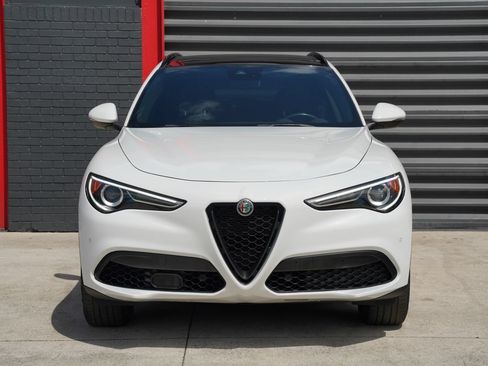 Used 2023 Alfa Romeo Stelvio Sprint RWD image 2