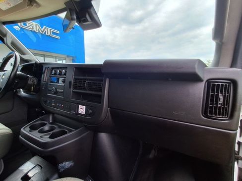 Used 2020 Chevrolet Express 2500 RWD image 15