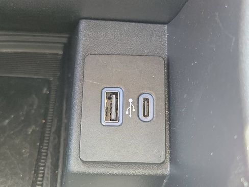Used 2024 Ford Edge Titanium w/ Equipment Group 301A AWD/4WD image 31