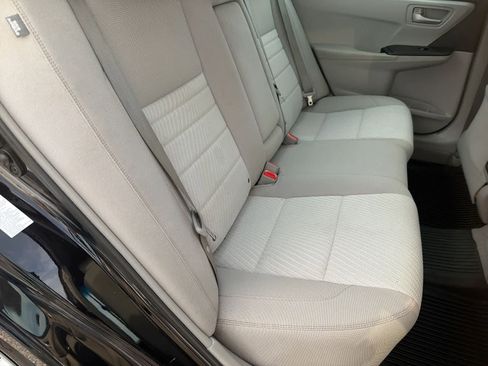 Used 2017 Toyota Camry LE image 21