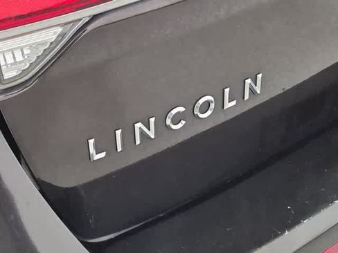 Used 2013 Lincoln MKX AWD image 19