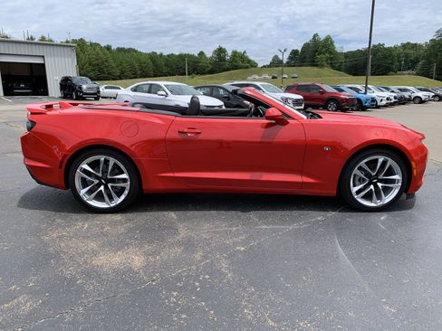 Used 2022 Chevrolet Camaro LT w/ RS Package RWD image 5