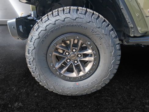 New 2025 Jeep Wrangler Unlimited Rubicon 392 image 15