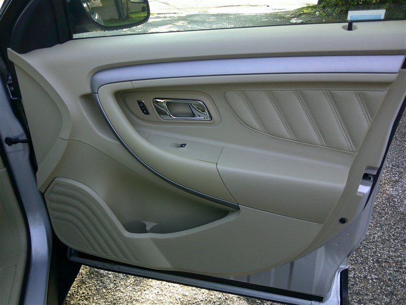 Used 2013 Ford Taurus SEL FWD image 20