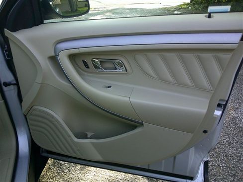 Used 2013 Ford Taurus SEL FWD image 20
