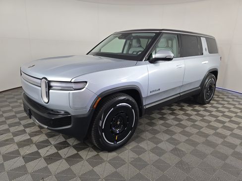 Used 2025 Rivian R1S Adventure AWD/4WD image 1