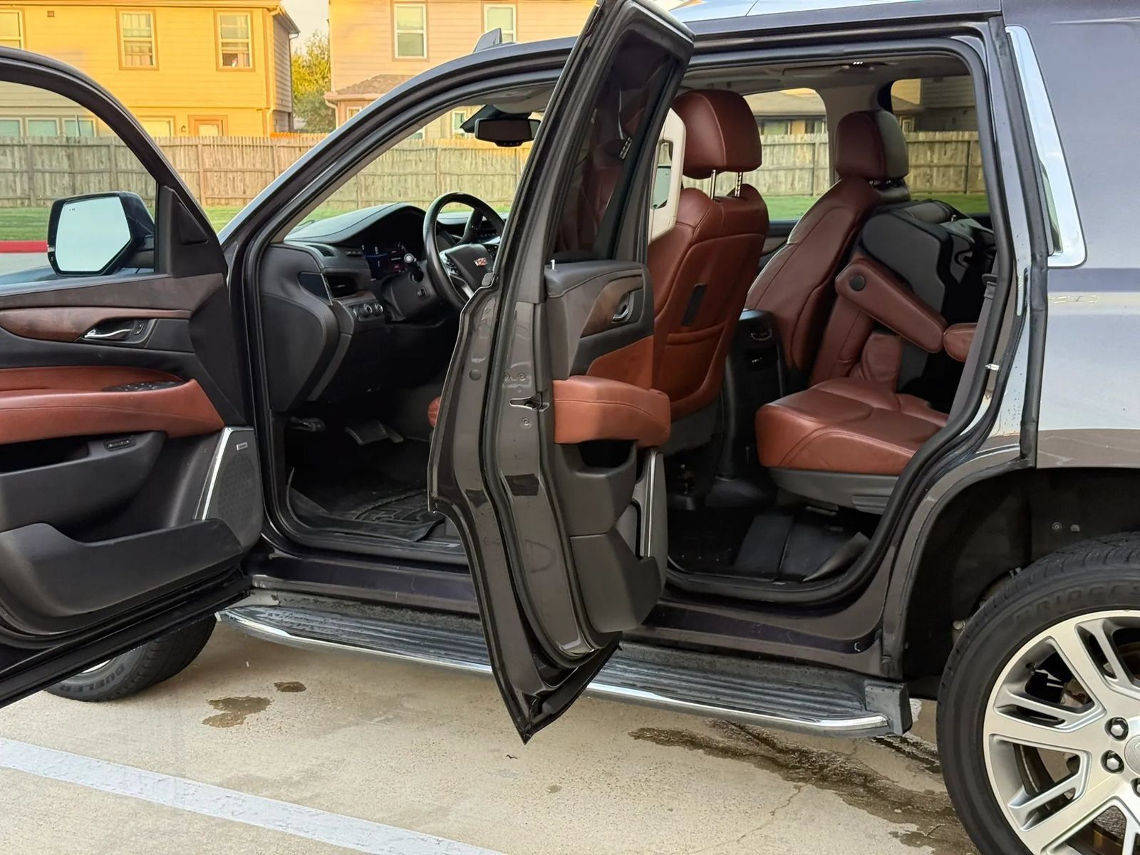 Used 2016 Cadillac Escalade Luxury AWD/4WD image 10
