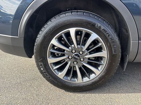 Certified 2022 Lincoln Nautilus Reserve w/ Luxury Package image 32