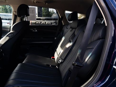 Used 2024 Genesis GV80 2.5T image 19