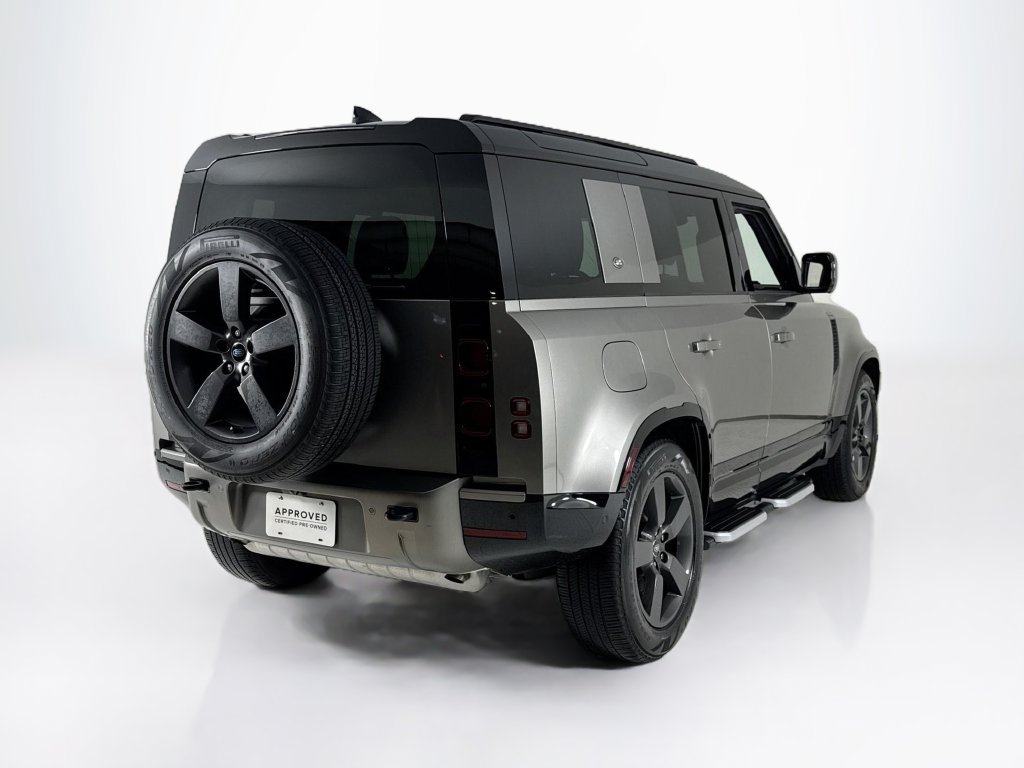 Used 2024 Land Rover Defender 110 X-Dynamic SE AWD/4WD image 5