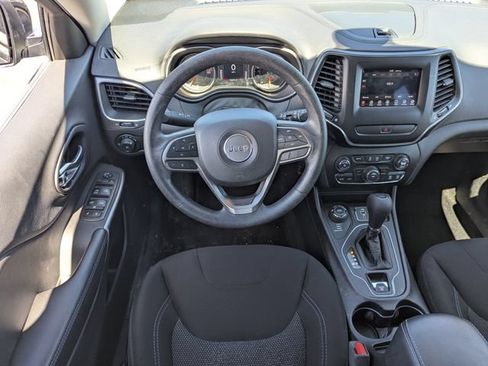Used 2019 Jeep Cherokee Latitude w/ Popular Appearance Group AWD/4WD image 26