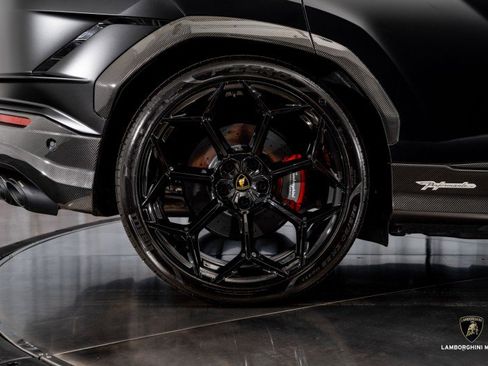 Used 2024 Lamborghini Urus Performante image 23