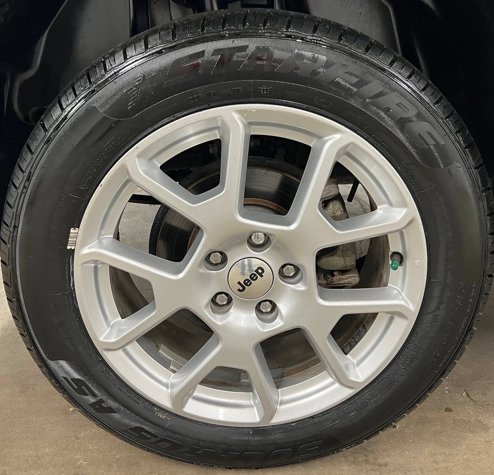 Used 2023 Jeep Renegade Latitude AWD/4WD image 8