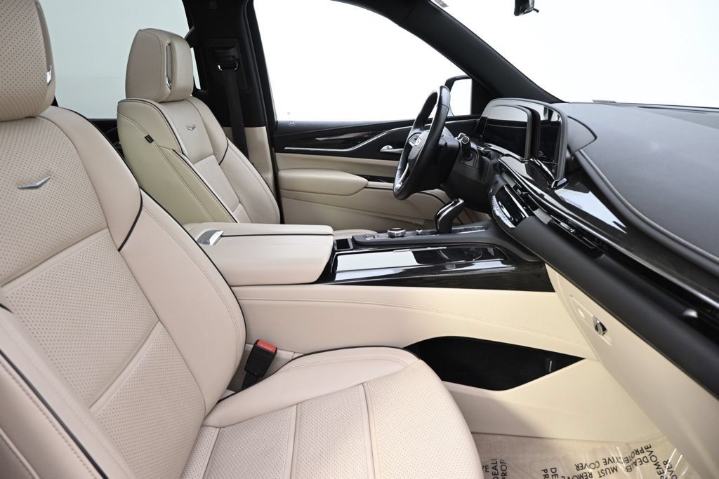 Certified 2024 Cadillac Escalade Premium Luxury w/ LPO, Floor Liner Package AWD/4WD image 16