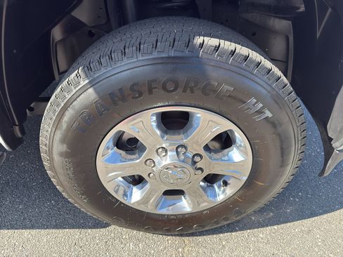 Used 2024 RAM 2500 Big Horn w/ Bed Utility Group image 33