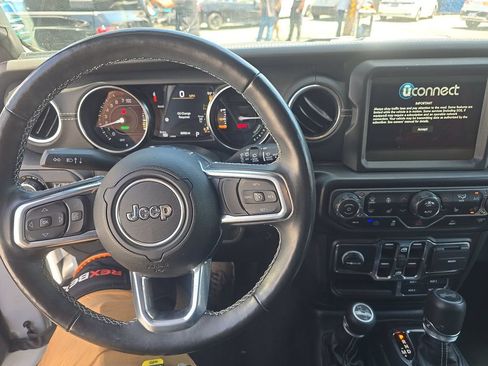 Used 2022 Jeep Wrangler Unlimited Sahara w/ Cold Weather Group AWD/4WD image 6