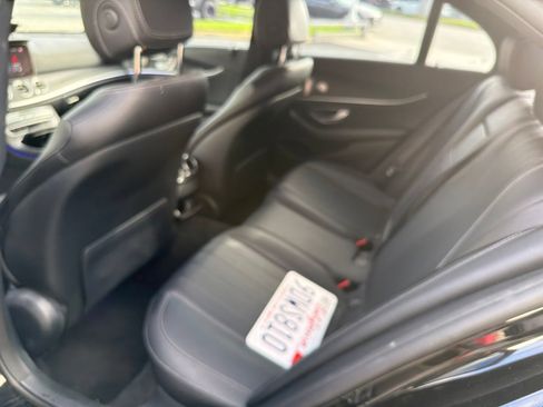 Used 2023 Mercedes-Benz E 350 4MATIC Sedan image 8